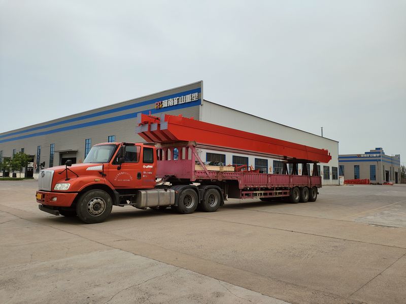 電動葫蘆橋式起重機 3臺 LH5t-17m 制作完成，發往河南漯河交付客戶使用。